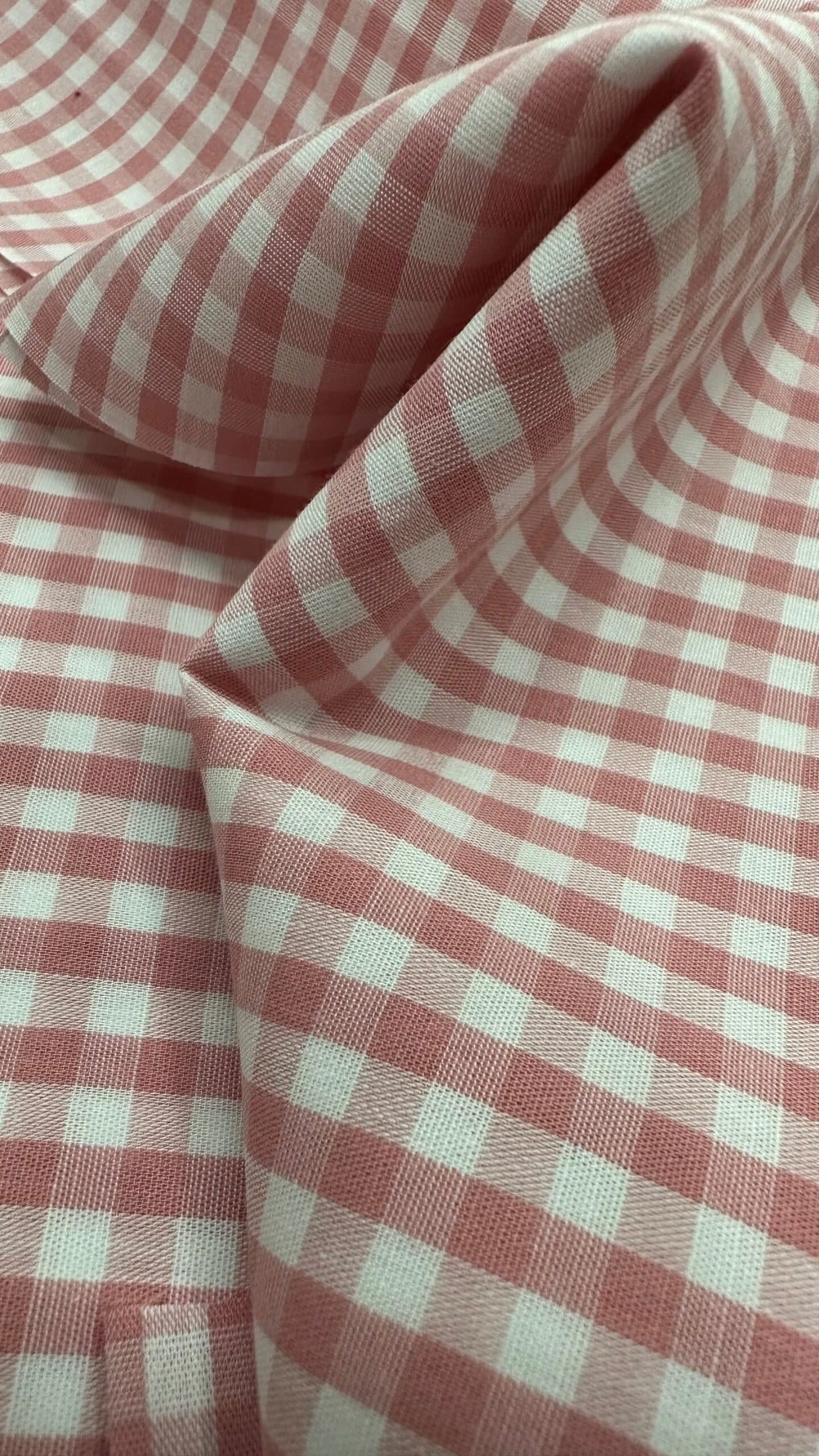 TEJIDO VICHY COLOR ROSA BARBIE 4011